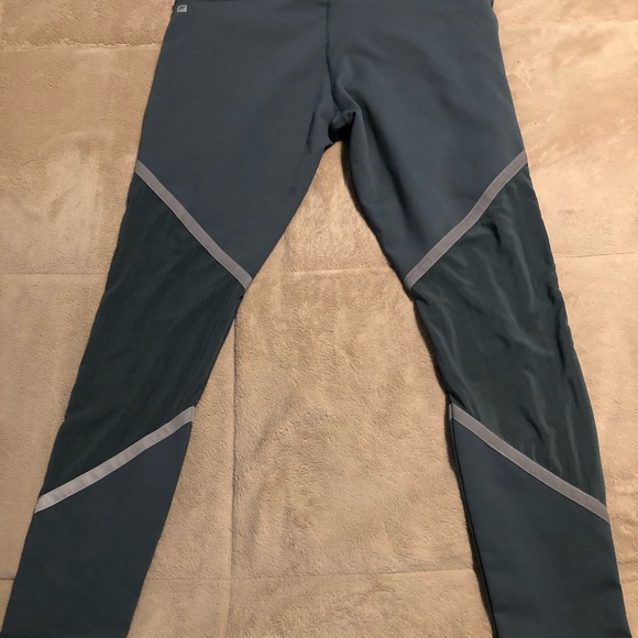 Fabletics - Picture 2 of 3